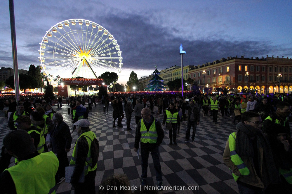 Gilets jaunes protesters amassed at Place Massena.