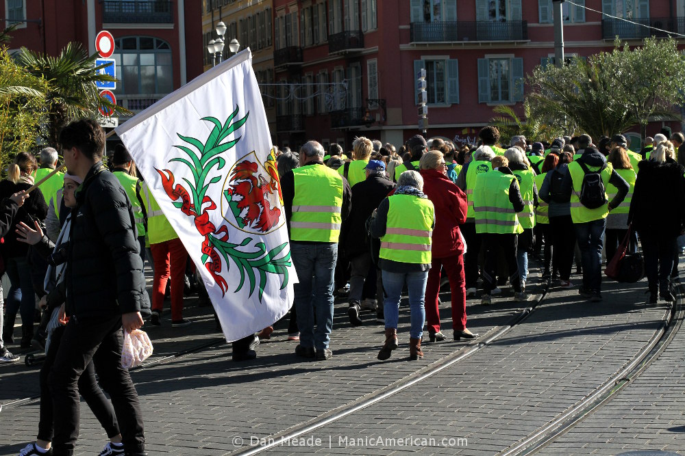 Gilets jaunes protestors block Nice's light rail line.